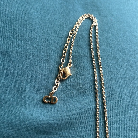 Christian Dior necklace with adjustable chain and charm - Picture 4 of 6